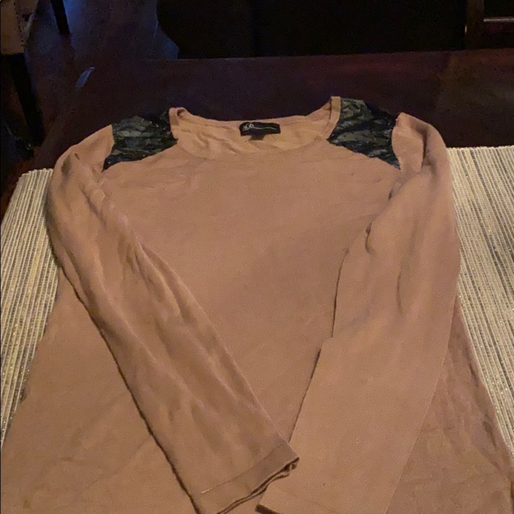 AGB Sweater size small